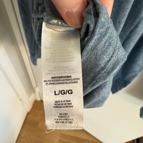 Reebok Women's Longlseeve Work Out Top - EUC - Picture 5 of 6